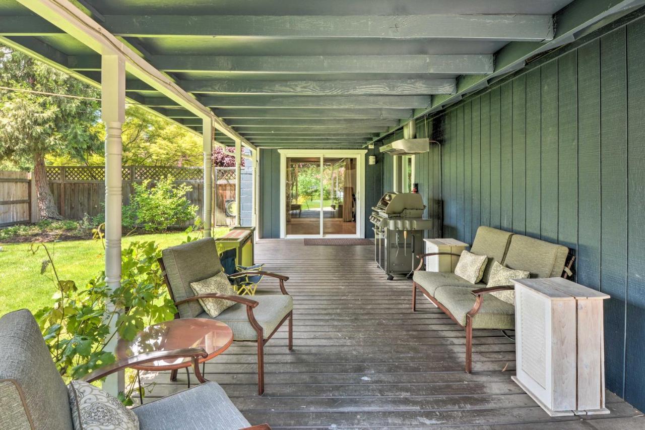 Central Medford Family Retreat With Large Yard! Exteriör bild
