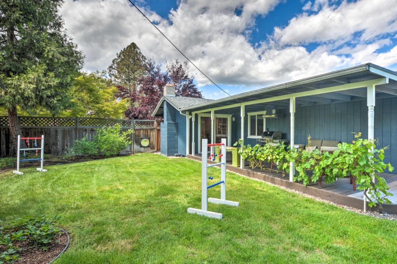 Central Medford Family Retreat With Large Yard! Exteriör bild